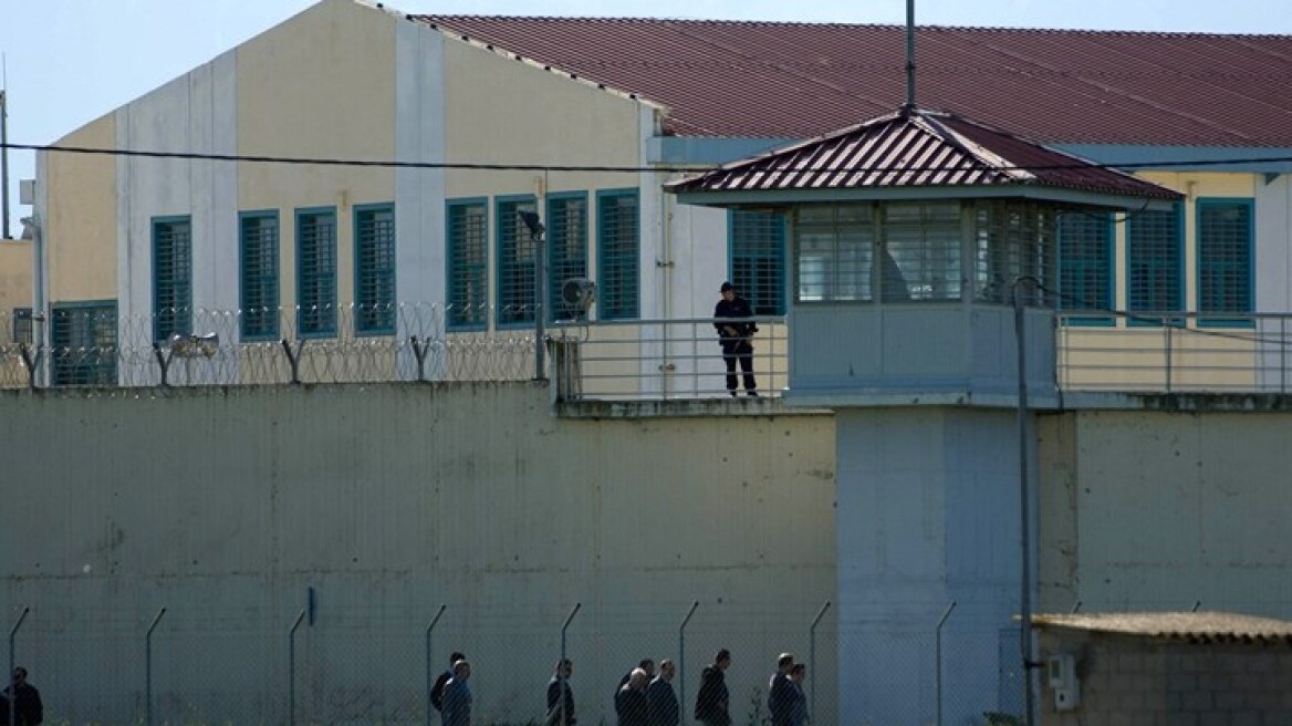 Σύζυγος κρατούμενου προσπάθησε να περάσει ηρωίνη στις φυλακές Τρικάλων 