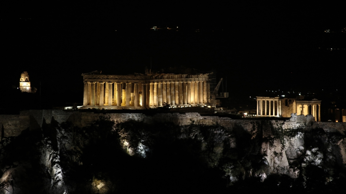 Απόψε η «Ώρα της Γης»: Εμβληματικά μνημεία από όλο τον κόσμο «βυθίζονται» στο σκοτάδι