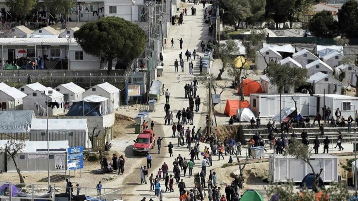 Πρόσφυγες: Το Βερολίνο ρίχνει ευθύνες στην ελληνική κυβέρνηση για την κατάσταση στα hot spots