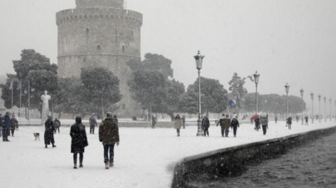 Θερμαινόμενοι χώροι στη Θεσσαλονίκη - Παραμένουν σε λειτουργία λόγω ψύχους