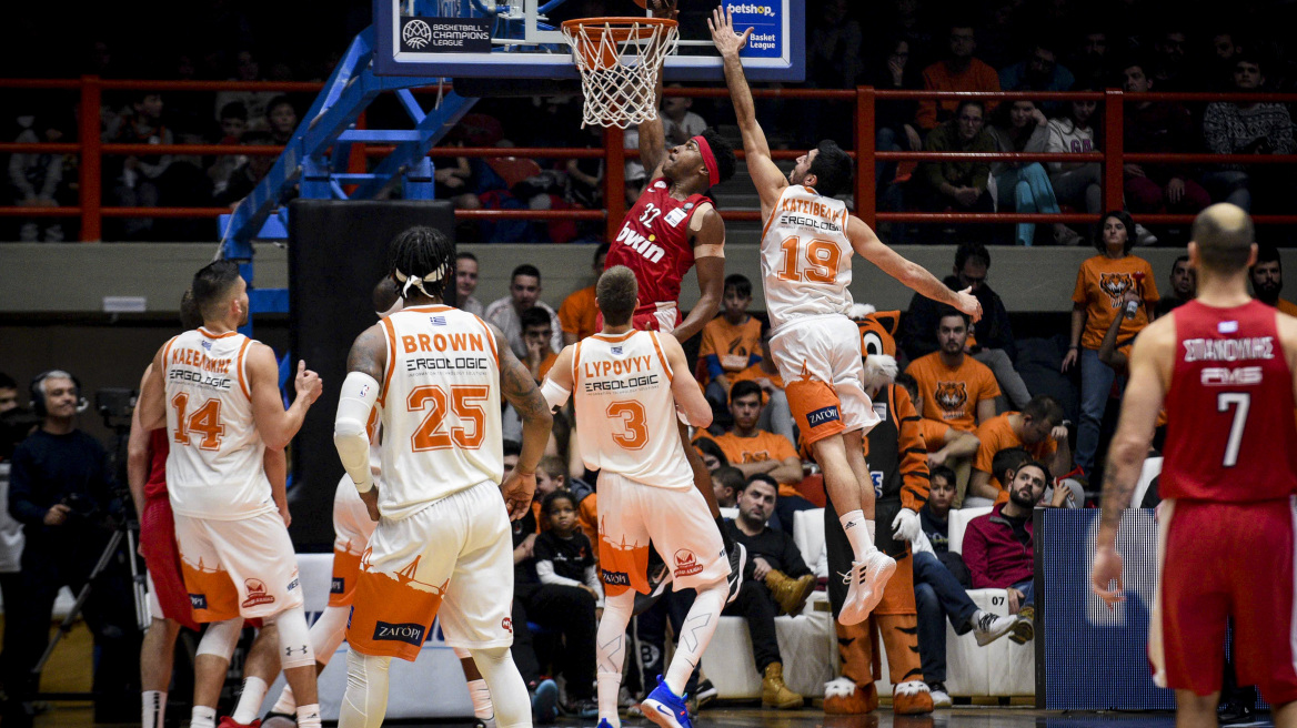 Basket League, Προμηθέας Πατρών-Ολυμπιακός 77-80: Με την… ψυχή στο στόμα!