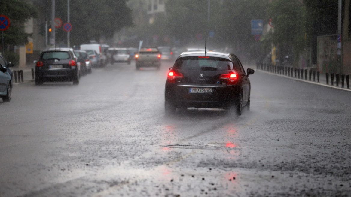 Νέο κύμα κακοκαιρίας: Έντονες βροχές και άνεμοι 10-11 μποφόρ