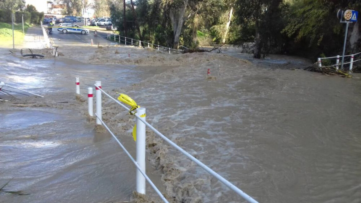 Ρεκόρ βροχόπτωσης στην Κύπρο - Προβλήματα στο οδικό δίκτυο