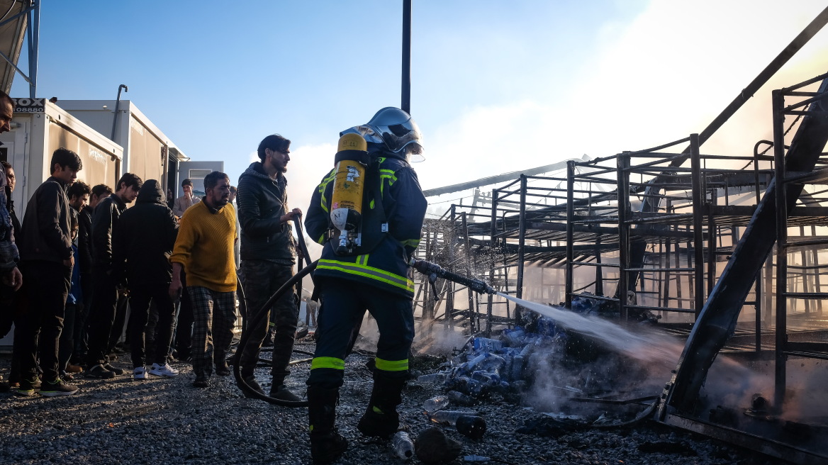 Λέσβος: Φωτιά σε σκηνή στον προσφυγικό καταυλισμό της Μόριας