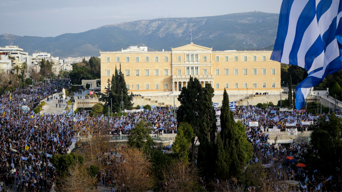 Συλλαλητήριο για τη Μακεδονία: Οι διοργανωτές περιμένουν πάνω από 3.000 λεωφορεία