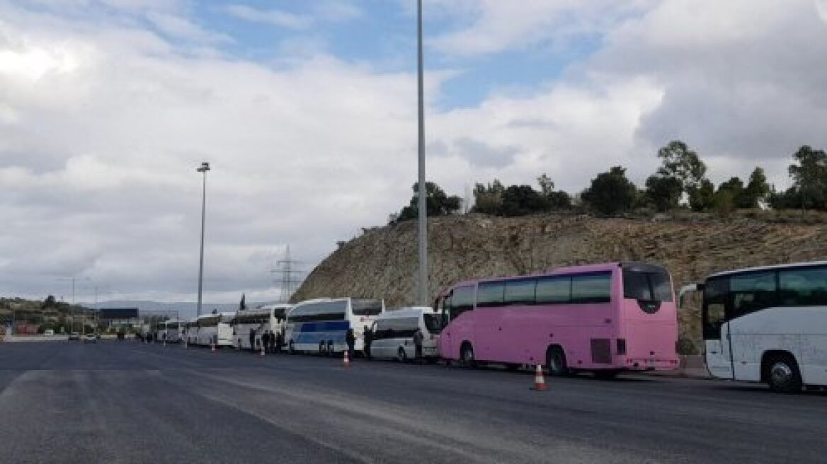 Συλλαλητήριο για τη Μακεδονία: «Εγκλωβισμένοι» διαδηλωτές στη Συγγρού που ταξίδεψαν από τον Ασπρόπυργο 