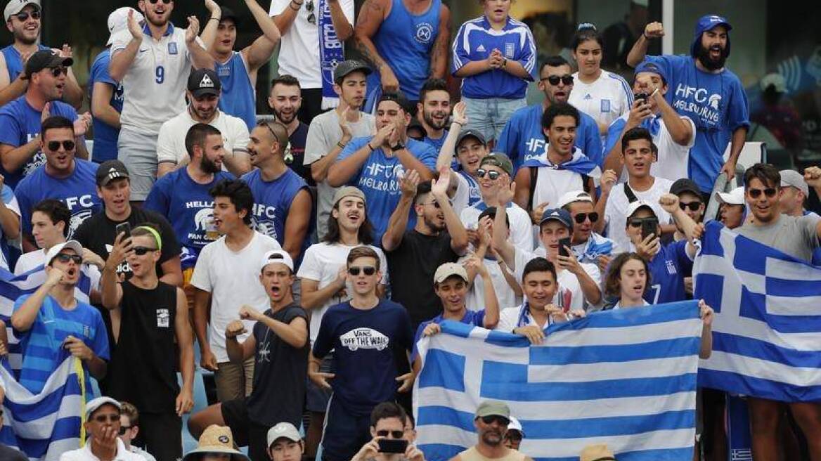 Australian Open: Το δάκρυ του αδερφού και οι πανηγυρισμοί των Ελλήνων για τον Τσιτσιπά