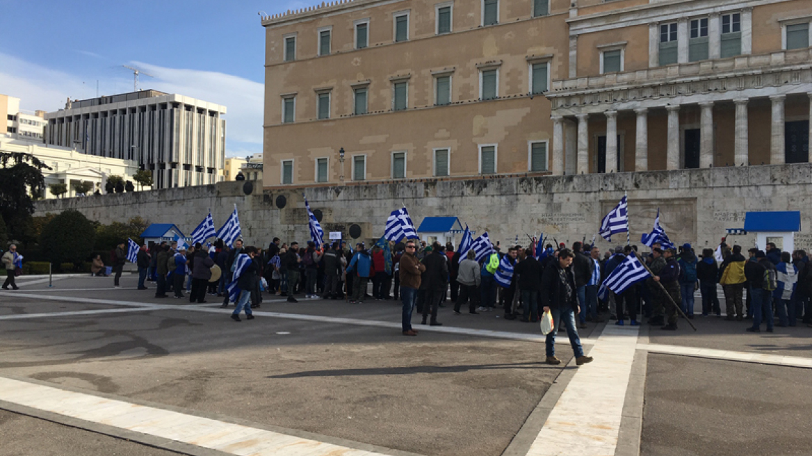 Με το «Μακεδονία ξακουστή» η μεγάλη αλλαγή φρουράς στον Άγνωστο Στρατιώτη