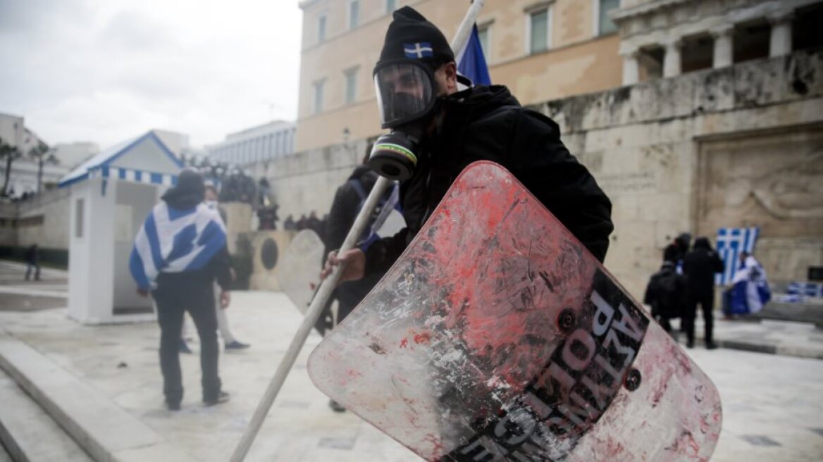 Δίωξη για δυο κακουργήματα στους επτά συλληφθέντες των επεισοδίων στο Σύνταγμα