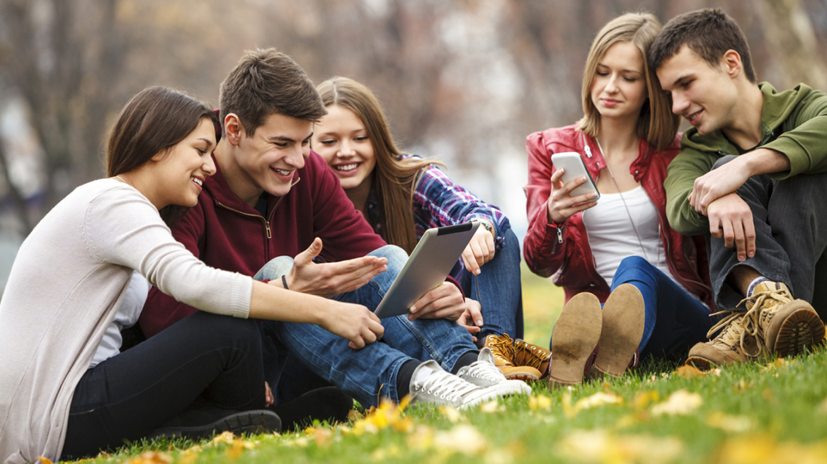 Εφηβεία: Κίνδυνος κατάθλιψης λόγω social media