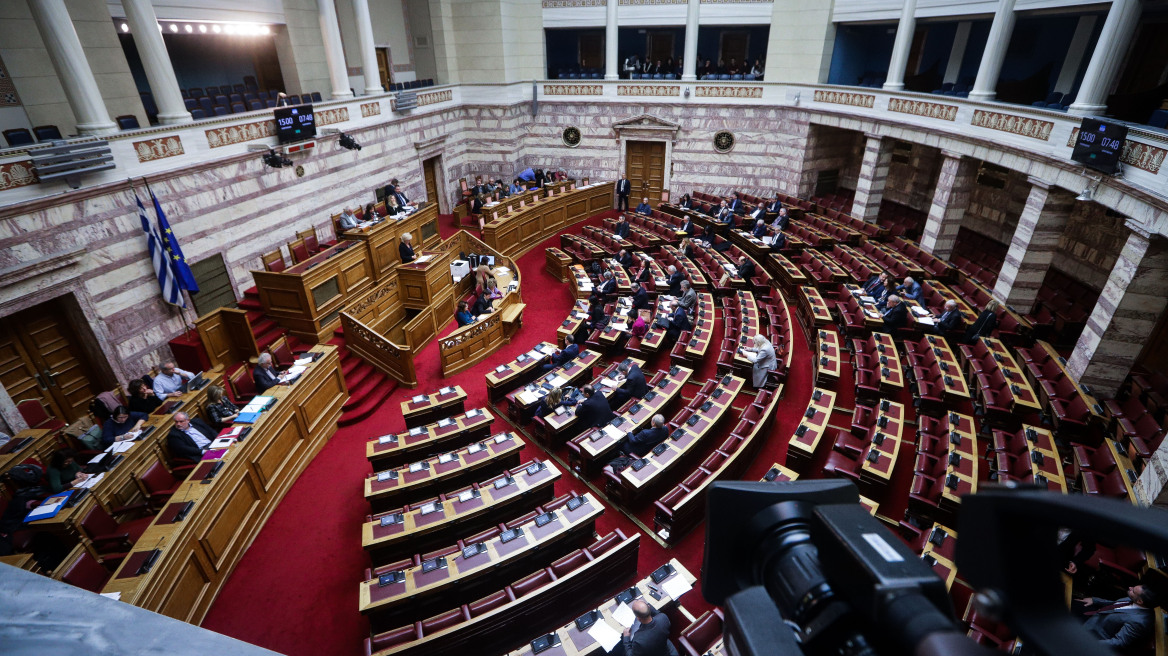 Στην επιτροπή της Βουλής η πρώτη μάχη της νέας «πλειοψηφίας-κουρελού» για τη Συμφωνία των Πρεσπών