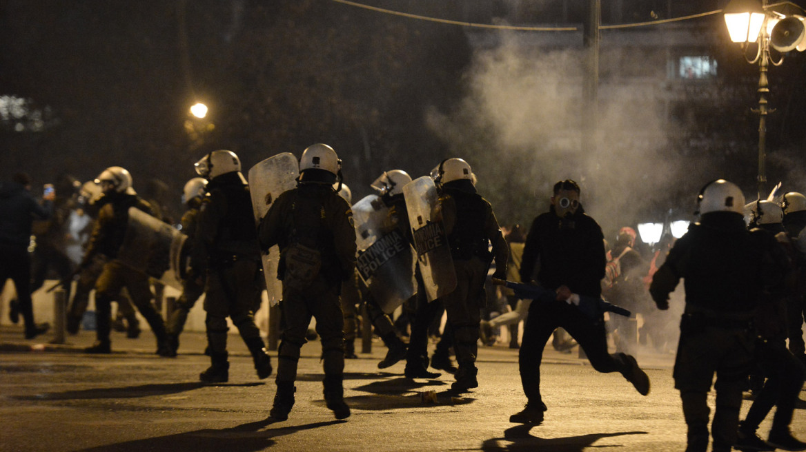 Συλλαλητήριο για Μακεδονία: 10 συλλήψεις - Προσαγωγές και έξω από το σπίτι του Αμερικανού πρέσβη