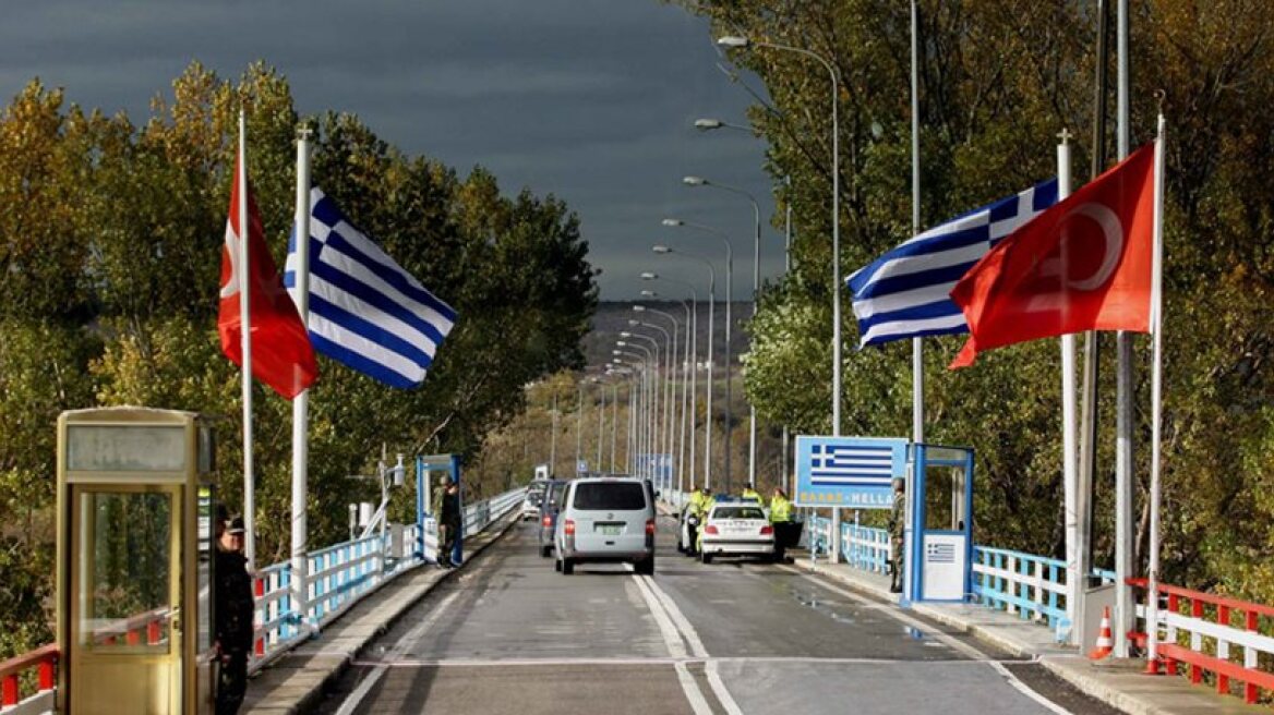 Τούρκος δημοσιογράφος πέρασε στον Έβρο και ζητά πολιτικό άσυλο