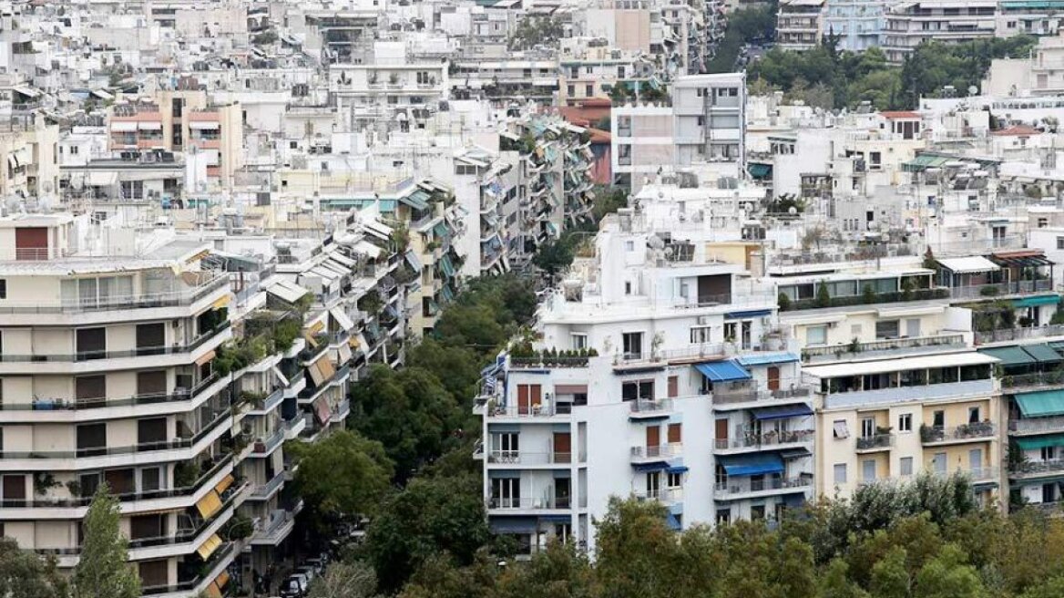 Η νέα τάση: Ξένοι αγοράζουν πολυκατοικίες και... ολόκληρες γειτονιές για Airbnb