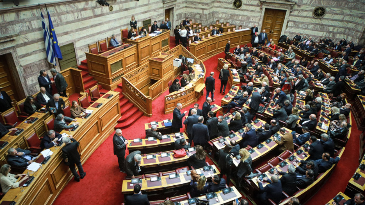 Βουλή, live: «Σφυροκόπημα» της κυβέρνησης για την ένταξη των Σκοπίων στο ΝΑΤΟ