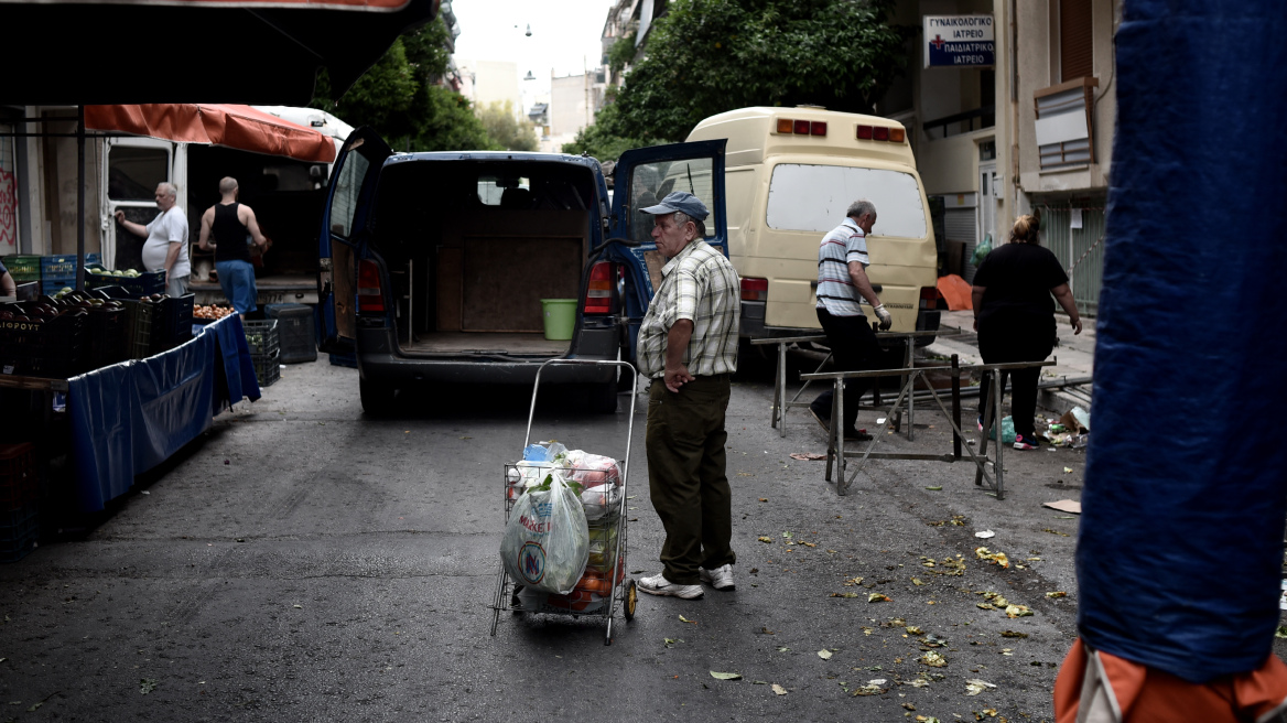 Δημοσκόπηση: Είμαστε ακόμα σε βαθιά κρισή λένε 6 στους 10