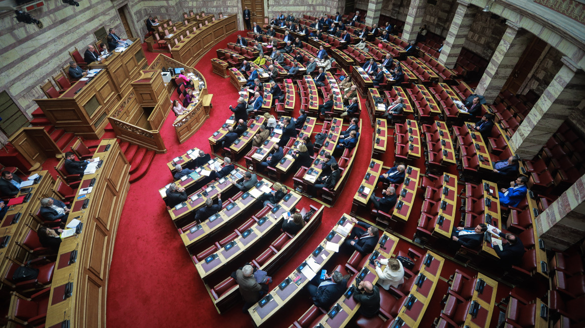 Συνταγματική αναθεώρηση: Άλλο ψηφοδέλτιο η ΝΔ, άλλο ψηφοδέλτιο ο ΣΥΡΙΖΑ