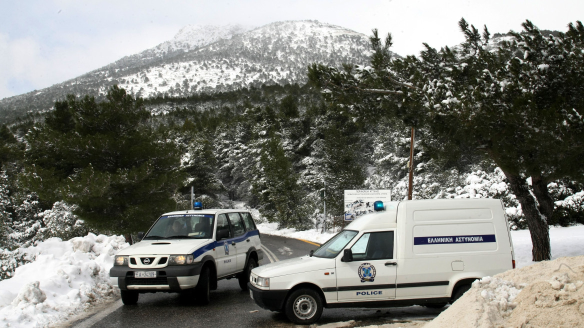 Κακοκαιρία «Χιόνη»: Χιονίζει στην Πάρνηθα και την Ιπποκράτειο Πολιτεία - Πού θα χτυπήσει τις επόμενες ώρες