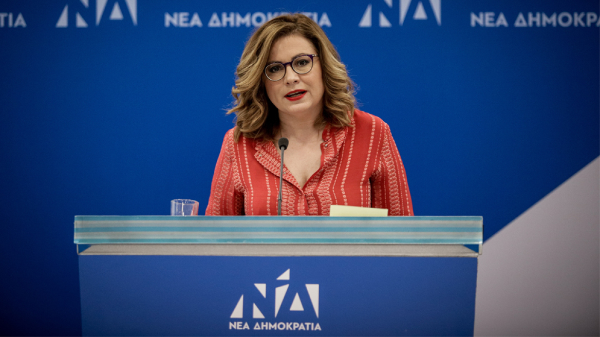 Σπυράκη: H Κομισιόν να εξετάσει τη φερόμενη εμπλοκή Παππά στις τηλεοπτικές άδειες