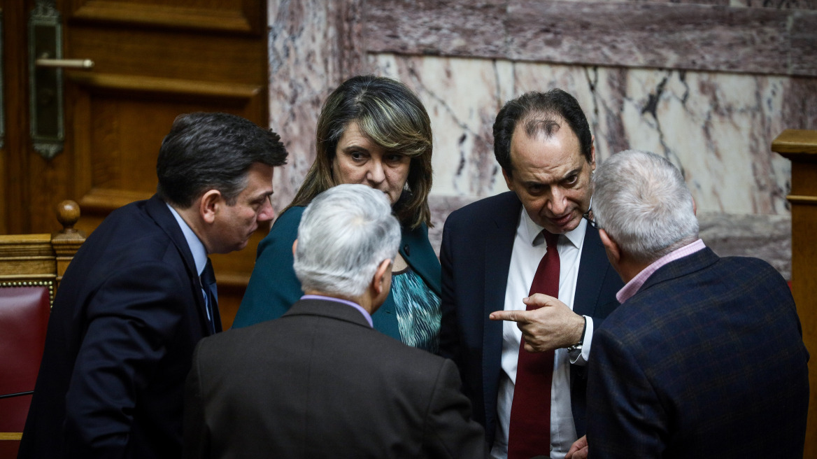 Ψηφίστηκε στη Βουλή το νέο σύστημα αδειών οδήγησης