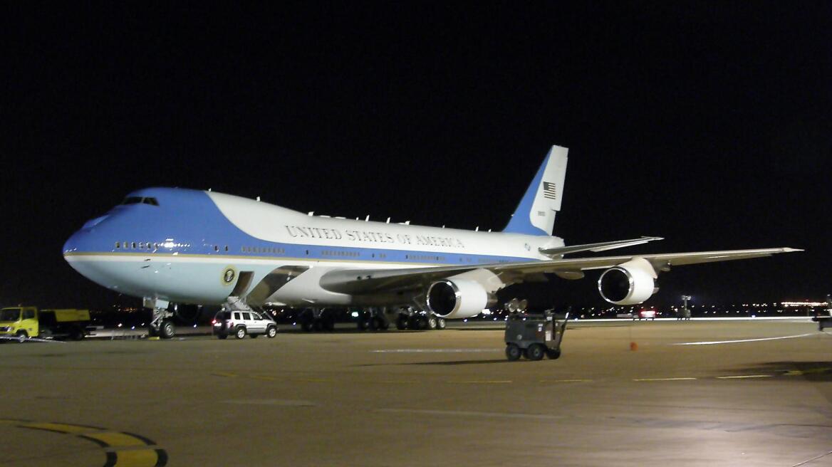 Καιρός: Λόγω σφοδρής κακοκαιρίας το Air Force One με τον Τραμπ δεν θα ανεφοδιαστεί στη Σούδα