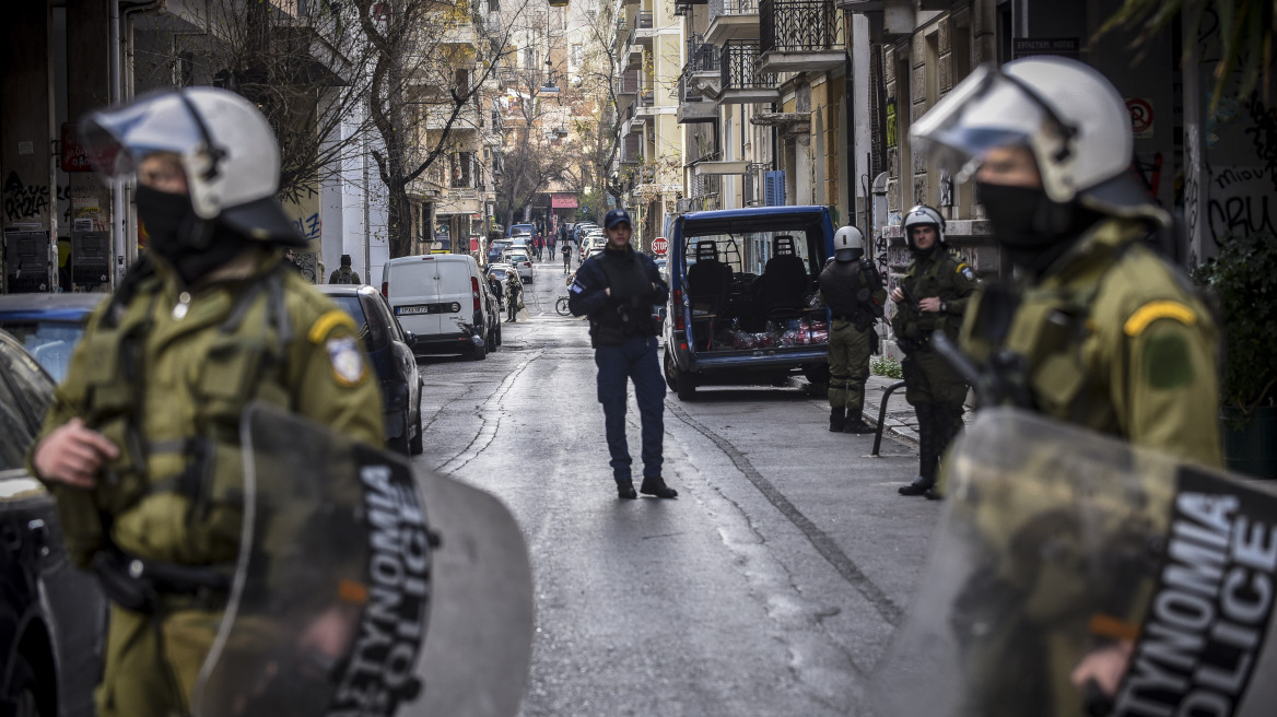 Έφοδος της ΕΛΑΣ σε κατάληψη στα Εξάρχεια - Την χρησιμοποιούσαν ως καταφύγιο κακοποιοί