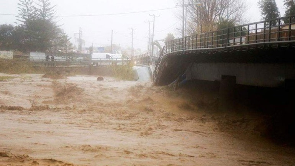 «Πνίγηκε» η Κρήτη: Επί 41 ώρες έβρεχε χωρίς διακοπή 