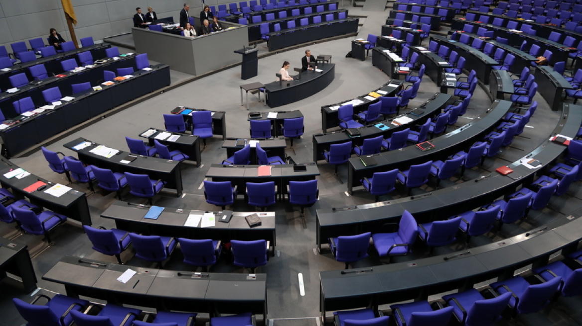 Η Bundestag γυρίζει την πλάτη στο #metoo: Δεν παραδέχονται σεξουαλική κακοποίηση