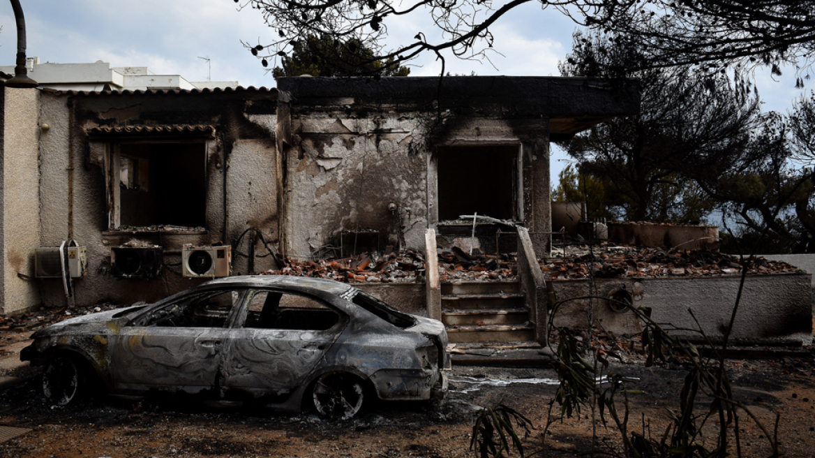 Παρέμειναν στη θέση τους αξιωματικοί της πυροσβεστικής που είχαν ρόλο στη φωτιά στο Μάτι