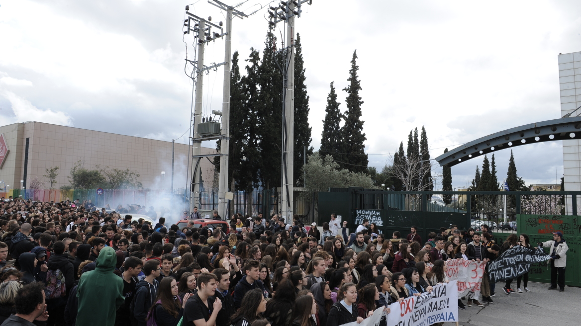 Οι μαθητές απαντούν στον Γαβρόγλου: Εμείς πειραματόζωα της κυβέρνησης δεν θα γίνουμε