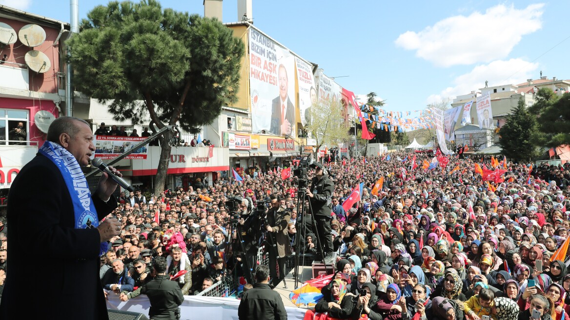 Επιμένει ο Ερντογάν: Εχουμε σχέδια για να κάνουμε την Αγία Σοφία τζαμί