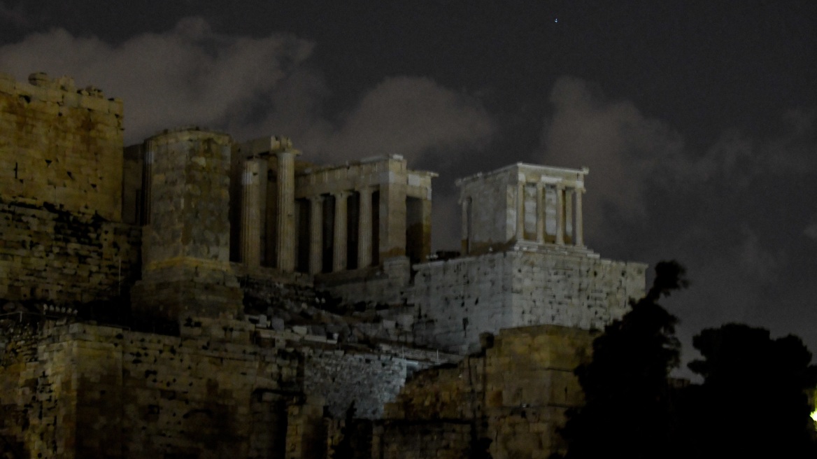 «Ωρα της Γης»: Έσβησαν τα φώτα στην Ακρόπολη - Φωτογραφία