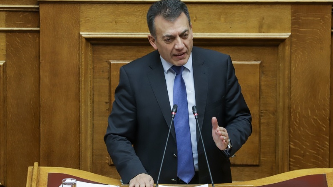 Ο Βρούτσης ζητά εξηγήσεις από το υπ. Εργασίας για τις λίστες των αιτήσεων συνταξιοδότησης