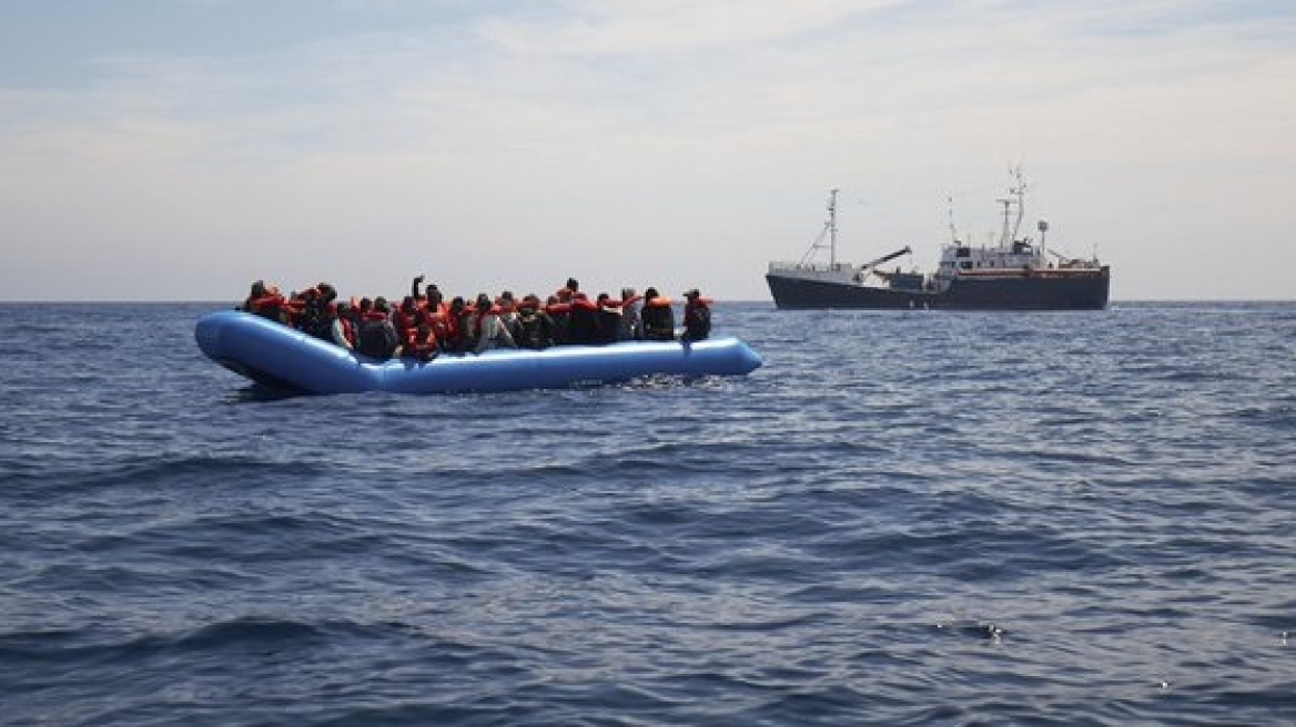 Η Ρώμη αρνείται να δεχτεί πλοίο που μεταφέρει 64 μετανάστες