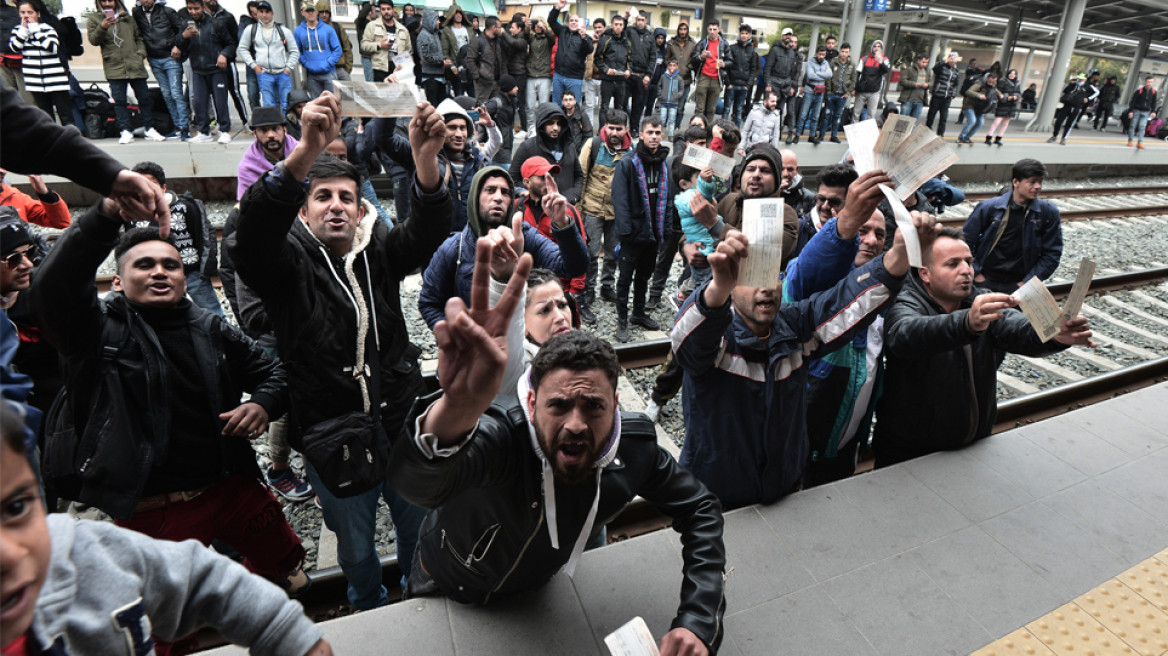 Κατάληψη από πρόσφυγες στον Σταθμό Λαρίσης - Σκηνές Ειδομένης και συγκρούσεις στα Διαβατά