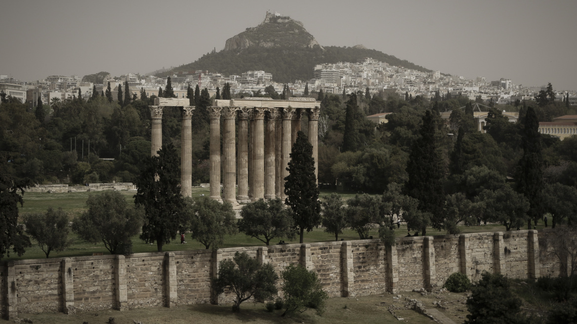 Καιρός με καταιγίδες και αφρικανική σκόνη - Δείτε χάρτες