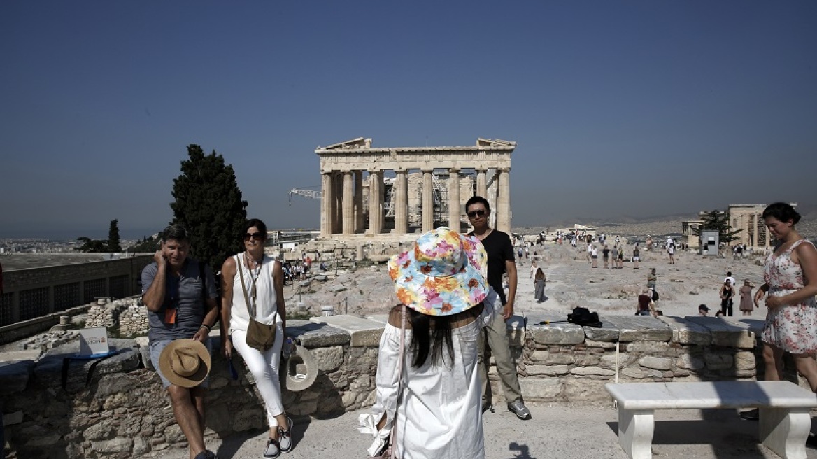 Κορωνοϊός - Βατόπουλος: «Είναι σαφές ότι θα υπάρξει κίνδυνος με τους τουρίστες»