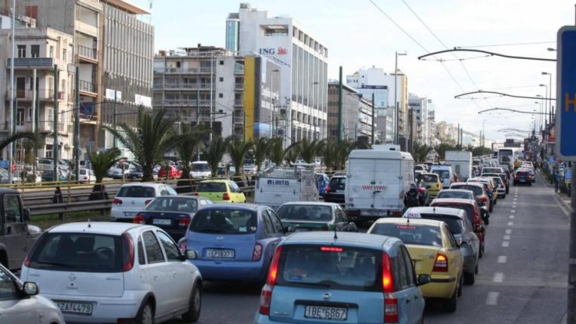 Τέλη κυκλοφορίας: Τι αλλάζει με τα πρόστιμα και τον χρόνο παραγραφής