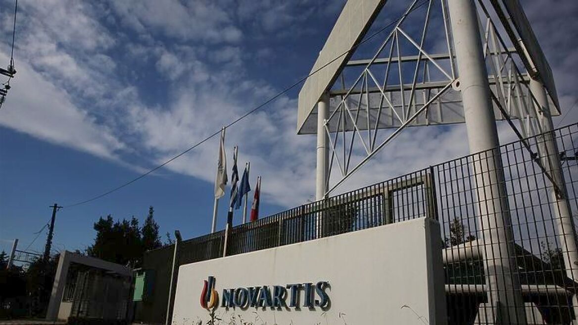 Φιάσκο Novartis: Πυρ ομαδόν από την αντιπολίτευση για το καινούργιο «προπέτασμα καπνού» του Μαξίμου