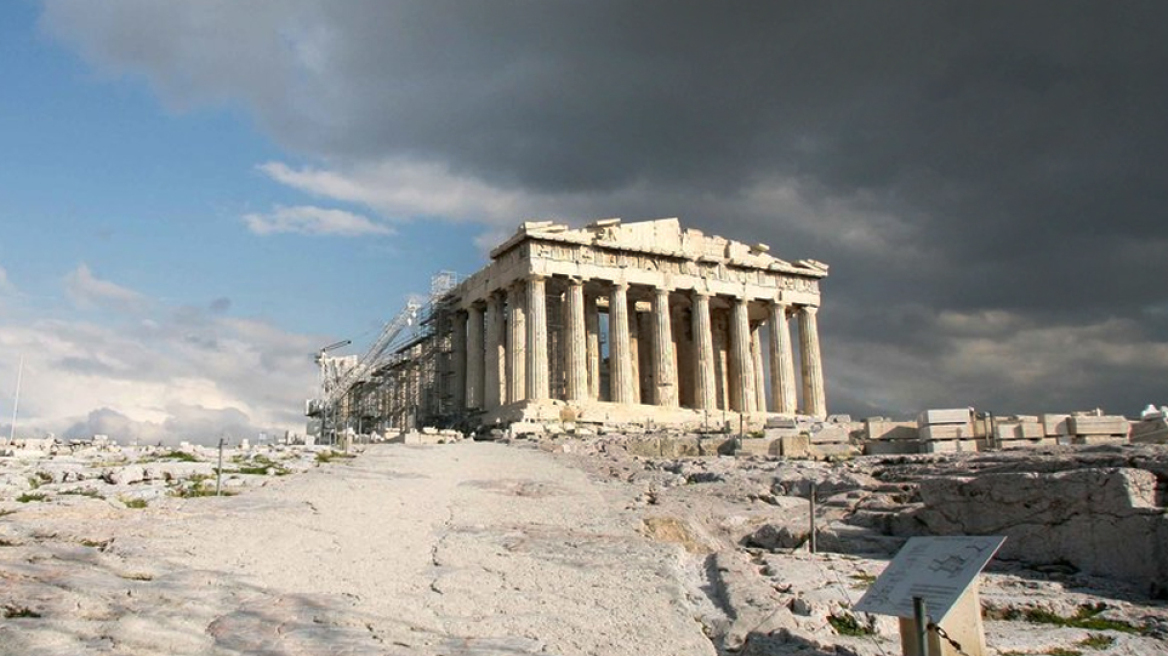 Το παράπονο των αρχαιολόγων μετά τον κεραυνό στην Ακρόπολη: Μακάρι να αντιδρούσαμε όπως οι Γάλλοι στη Notre Dame!