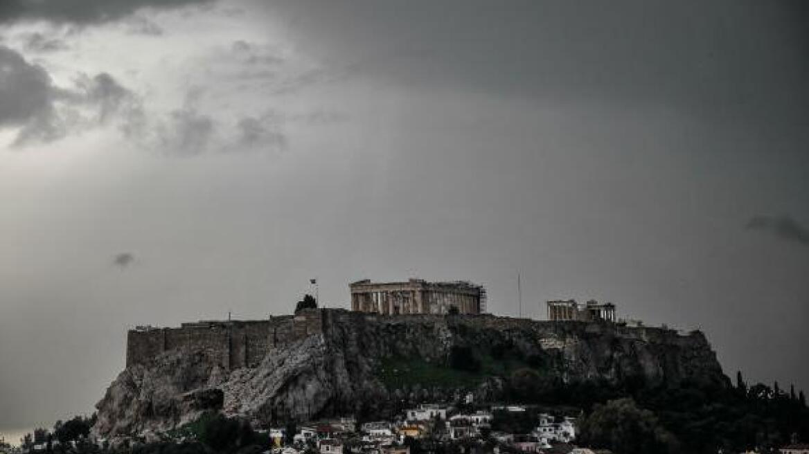 Καιρός Πάσχα για την Αθήνα: Αφρικανική σκόνη, συννεφιά και υψηλές θερμοκρασίες  