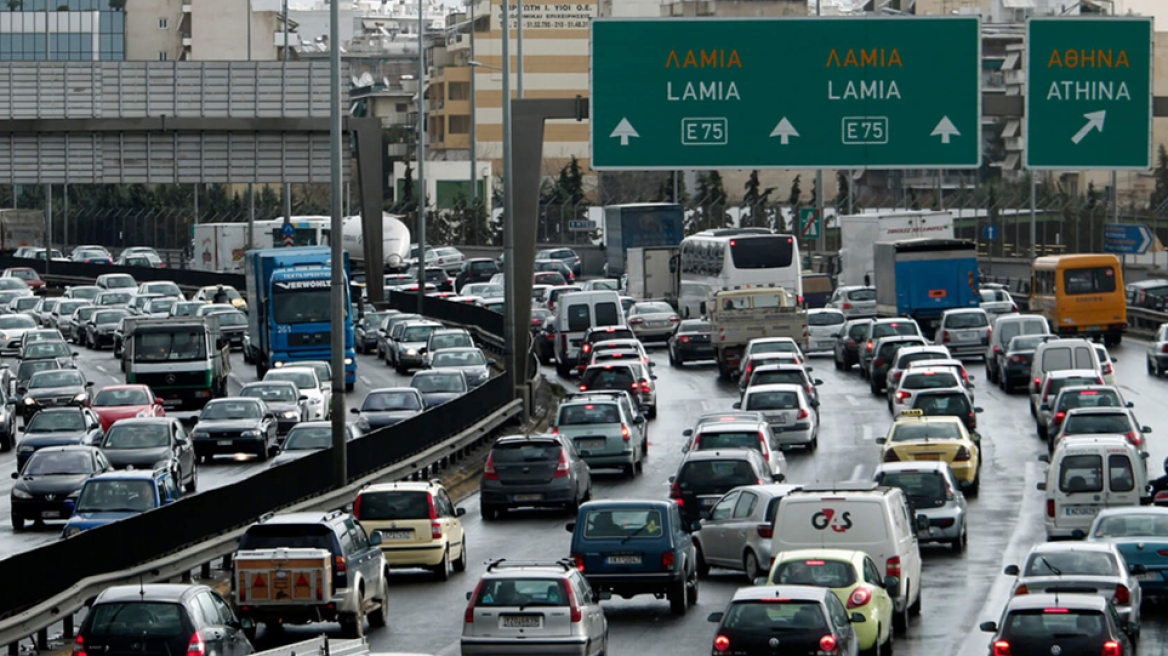 Κίνηση: Κορυφώνεται η έξοδος για το Πάσχα - Ομαλοποιείται η κυκλοφορία στα κεντρικά οδικά δίκτυα