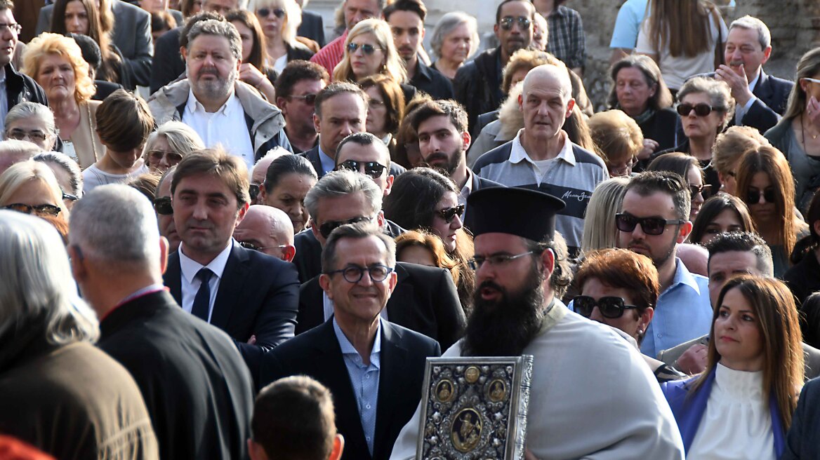 Νέο... ρεκόρ για τον Νίκο Νικολόπουλο στην Πάτρα: Πήγε σε 18 επιταφίους!