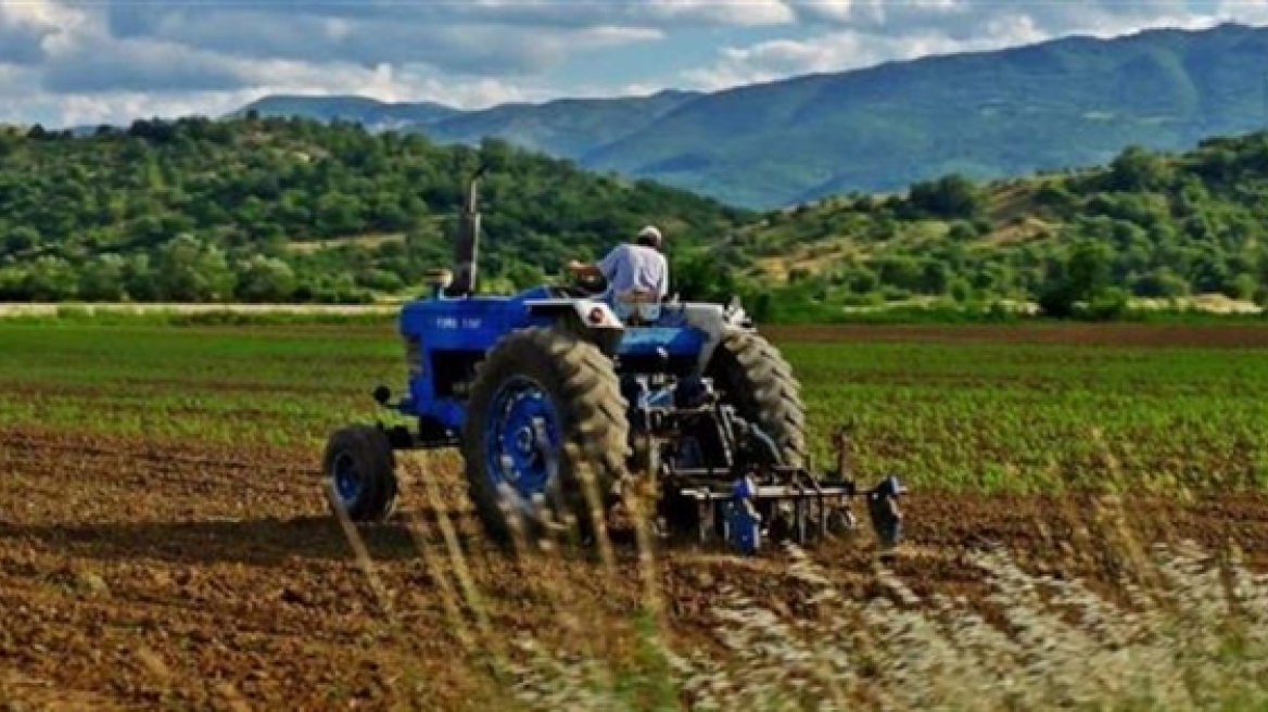 120 δόσεις: Πώς θα «ξεμπλοκάρει» η σύνταξη 30.000 αγροτών