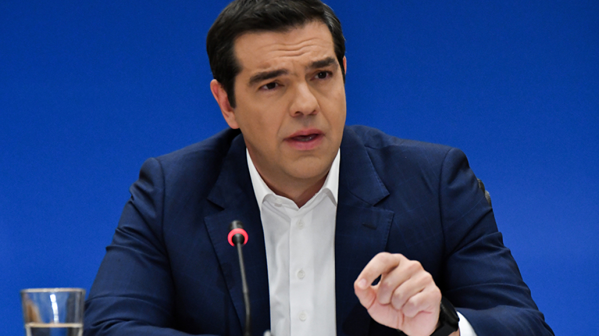 Τσίπρας: Πάρτε μισή  σύνταξη για να με ψηφίσετε 