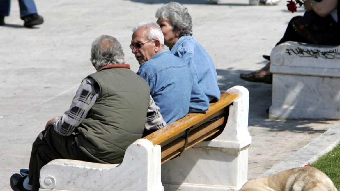 Το υπουργείο Εργασίας δίνει 12 εκατ. ευρώ σε ανασφάλιστους υπερήλικες