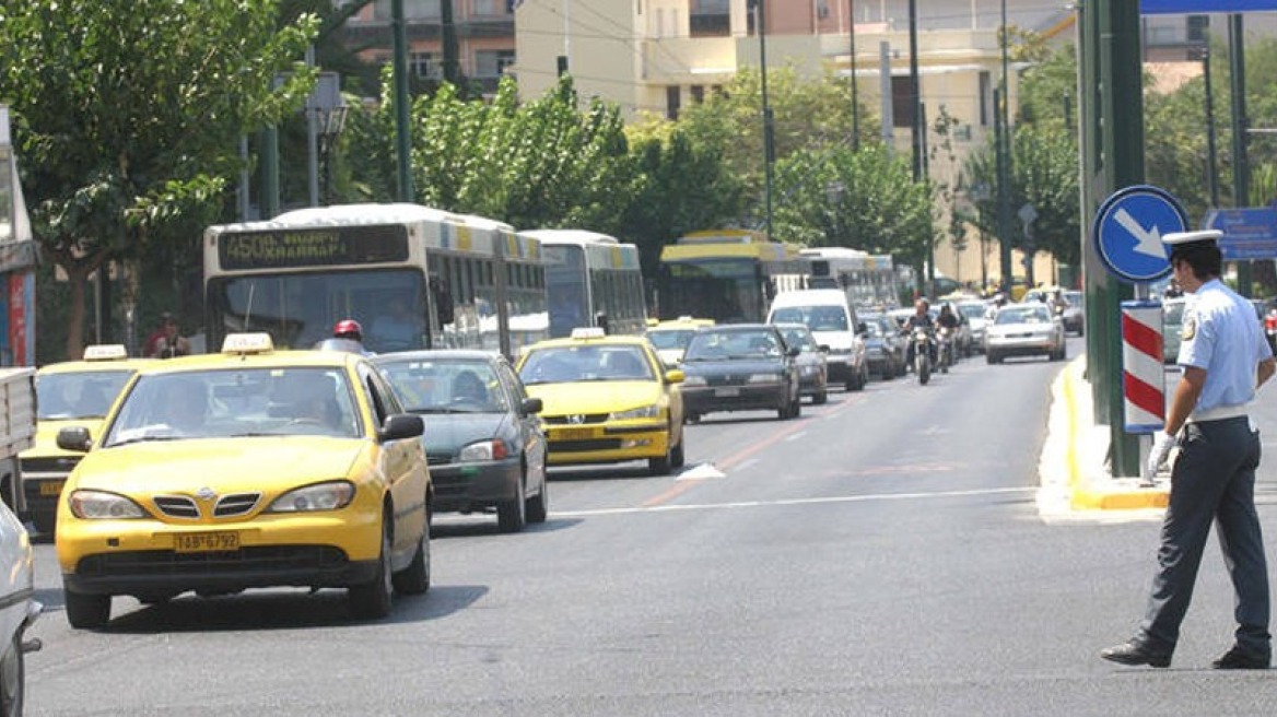 Κίνηση στους δρόμους: Προβλήματα αυτή την ώρα σε Κηφισίας, Κατεχάκη και στις εθνικές οδούς 