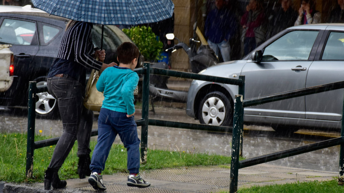 Καιρός: Έκτακτο δελτίο της ΕΜΥ με ισχυρές καταιγίδες και χαλάζι μέχρι την Πέμπτη  