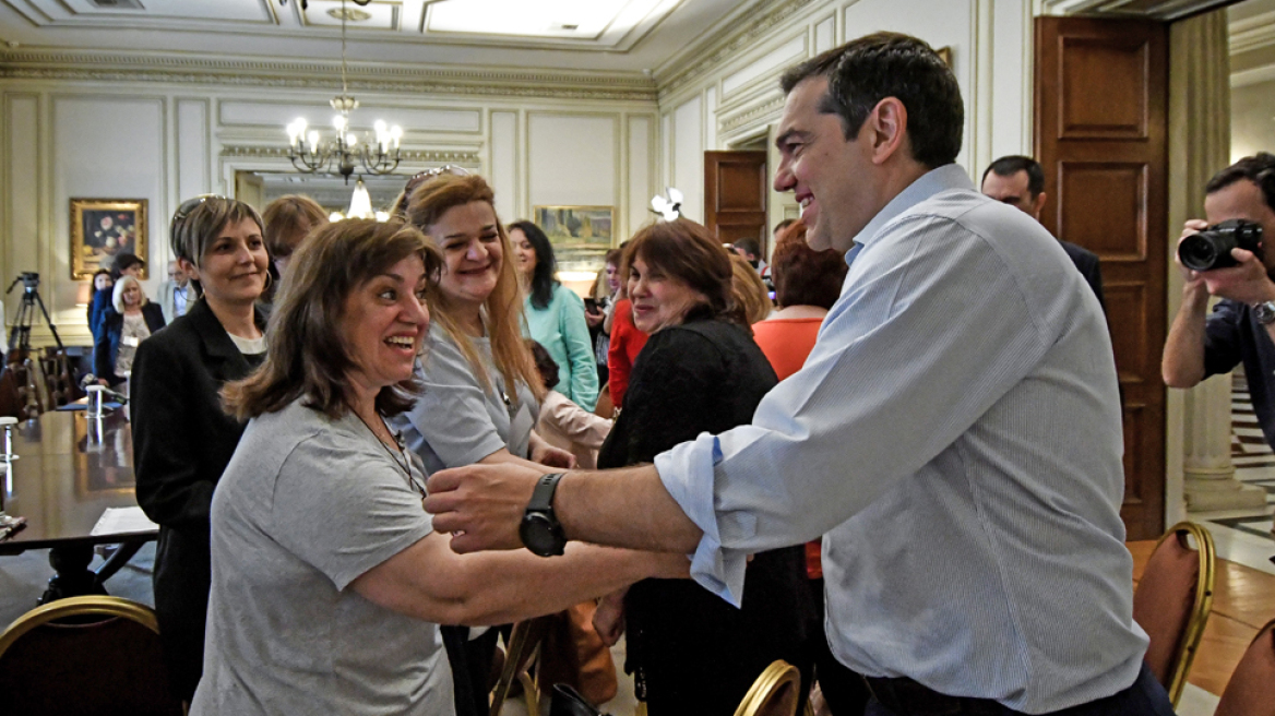 Τα δίνουν όλα πριν τις κάλπες: Και 13η και σύνταξη Ιουνίου πληρώνονται νωρίτερα