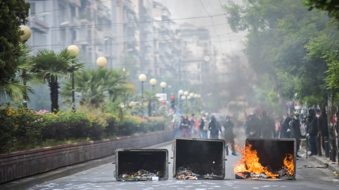 Υπόθεση Κουφοντίνα: Μπαράζ επιθέσεων έξω από Πανεπιστήμια